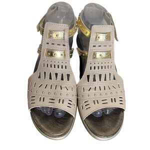 NAOT Vogue Linen/Gold Sheen Leather  Sandal of the Avantgarde Collection Size 9‎